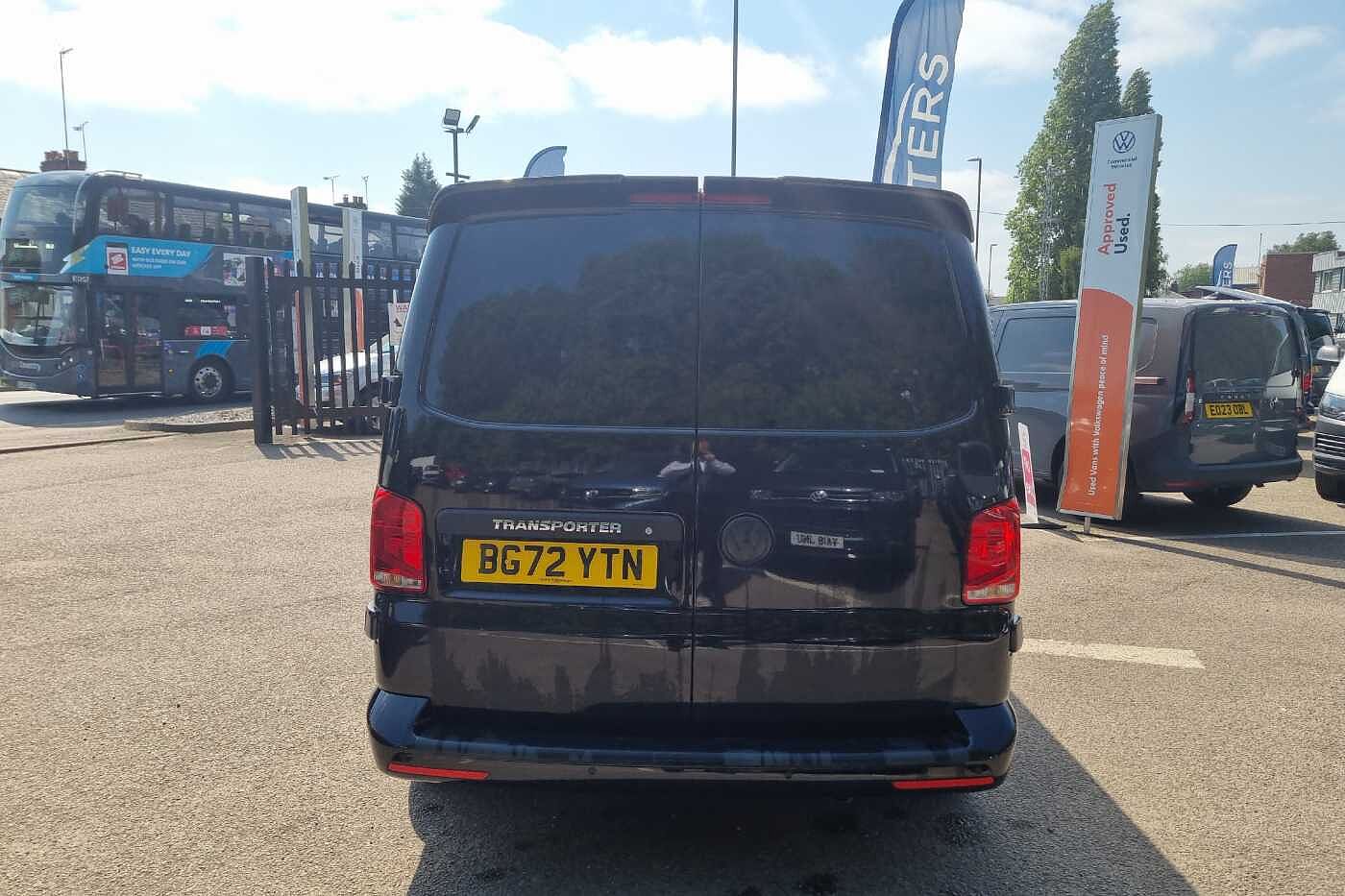 Volkswagen Transporter T32 Swb Diesel 2.0 TDI 150 Highline Van NAV, LED'S, BENCH, BODY KIT AND WHEELS