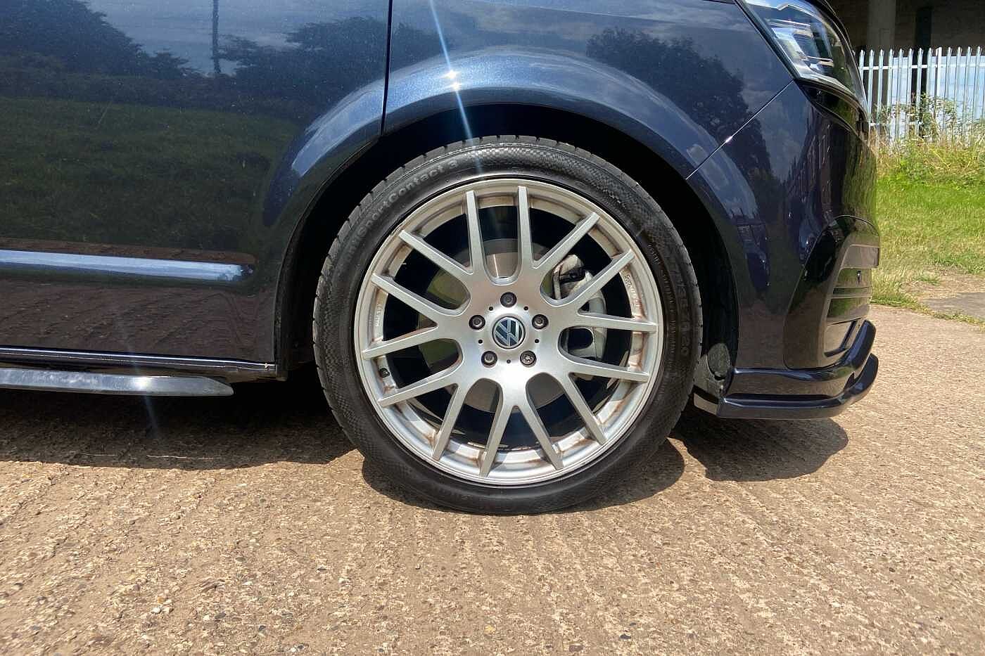 Volkswagen Transporter T30 Swb Diesel 2.0 BiTDI 204 Highline Van DSG NAV LED'S BODY KIT BIG 20 WHEELS