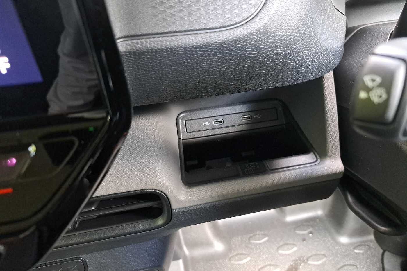 Volkswagen ID.buzz Cargo Commerce Plus 77kWh (204PS) Auto WIRELESS CHARGING PHONE, GREAT COLOUR.