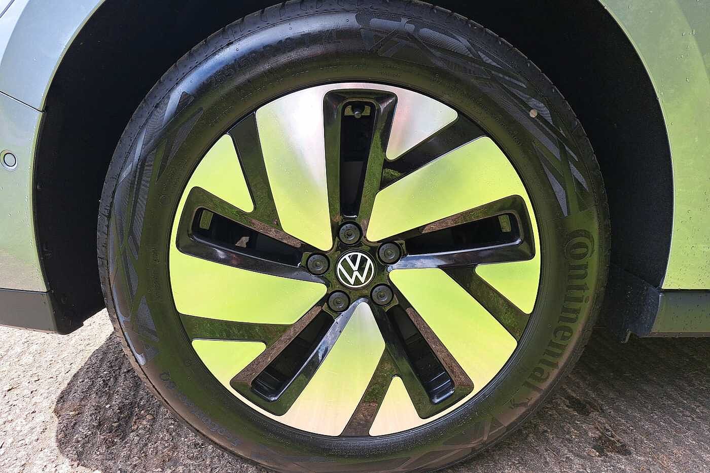 Volkswagen ID.buzz Cargo Commerce Plus 77kWh (204PS) Auto WIRELESS CHARGING PHONE, GREAT COLOUR.