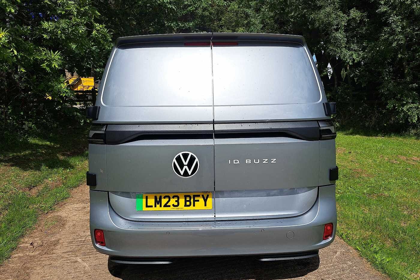 Volkswagen ID.buzz Cargo Commerce Plus 77kWh (204PS) Auto WIRELESS CHARGING PHONE, GREAT COLOUR.