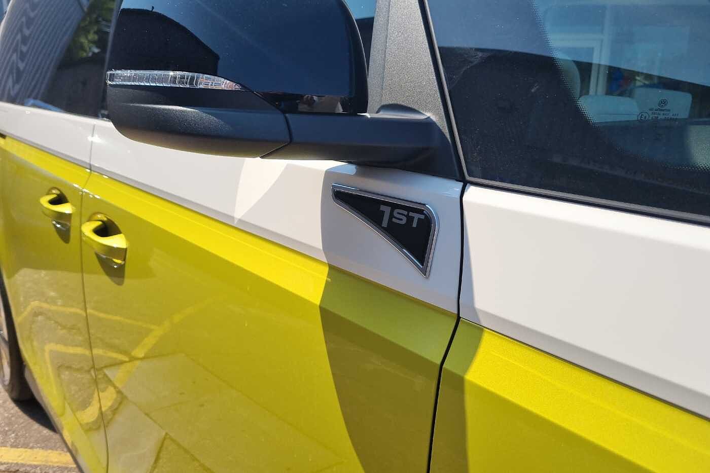 Volkswagen ID.Buzz 204ps First Edition Standard 77kWh Pro WHITE/LIME, LIME SEATS
