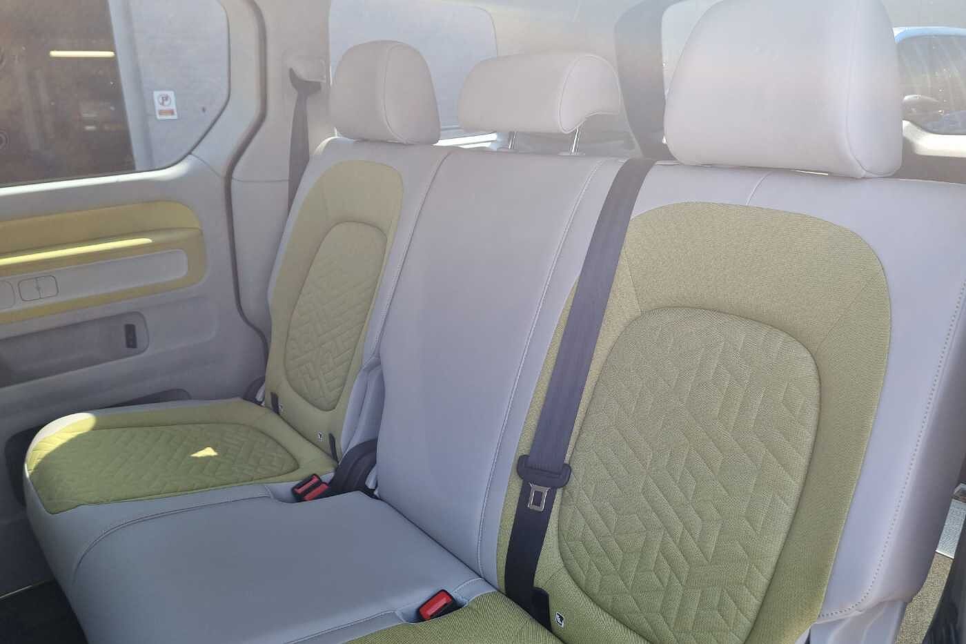 Volkswagen ID.Buzz 204ps First Edition Standard 77kWh Pro WHITE/LIME, LIME SEATS