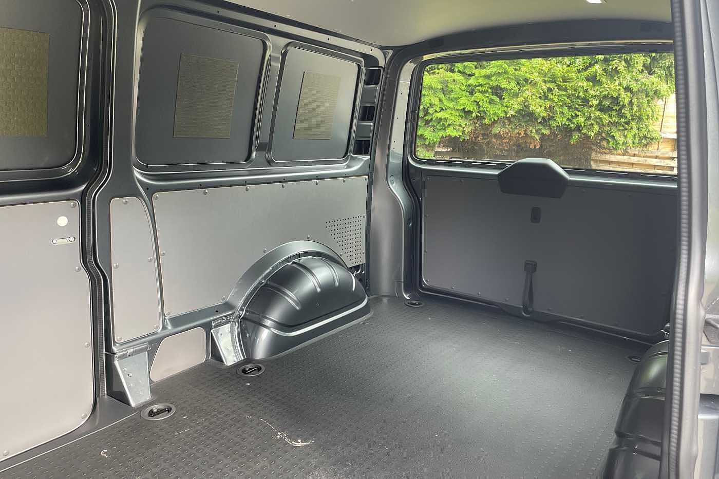 Volkswagen Transporter PV 2.0TDI (150PS)Eu6 T28 Highline SWB