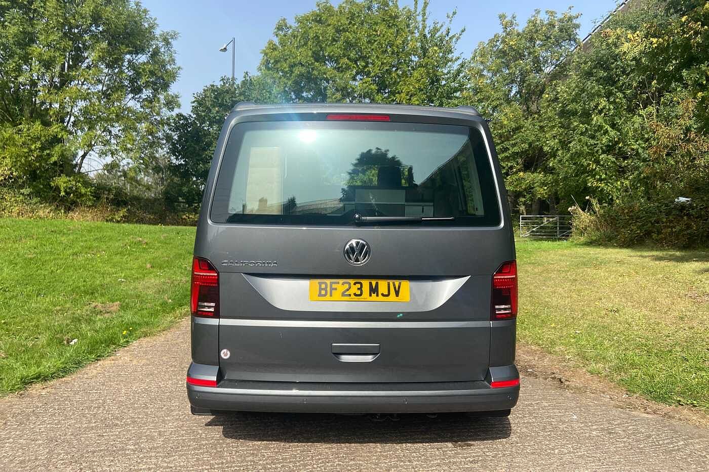 Volkswagen California Diesel Estate 2.0 TDI Surf 4dr DSG