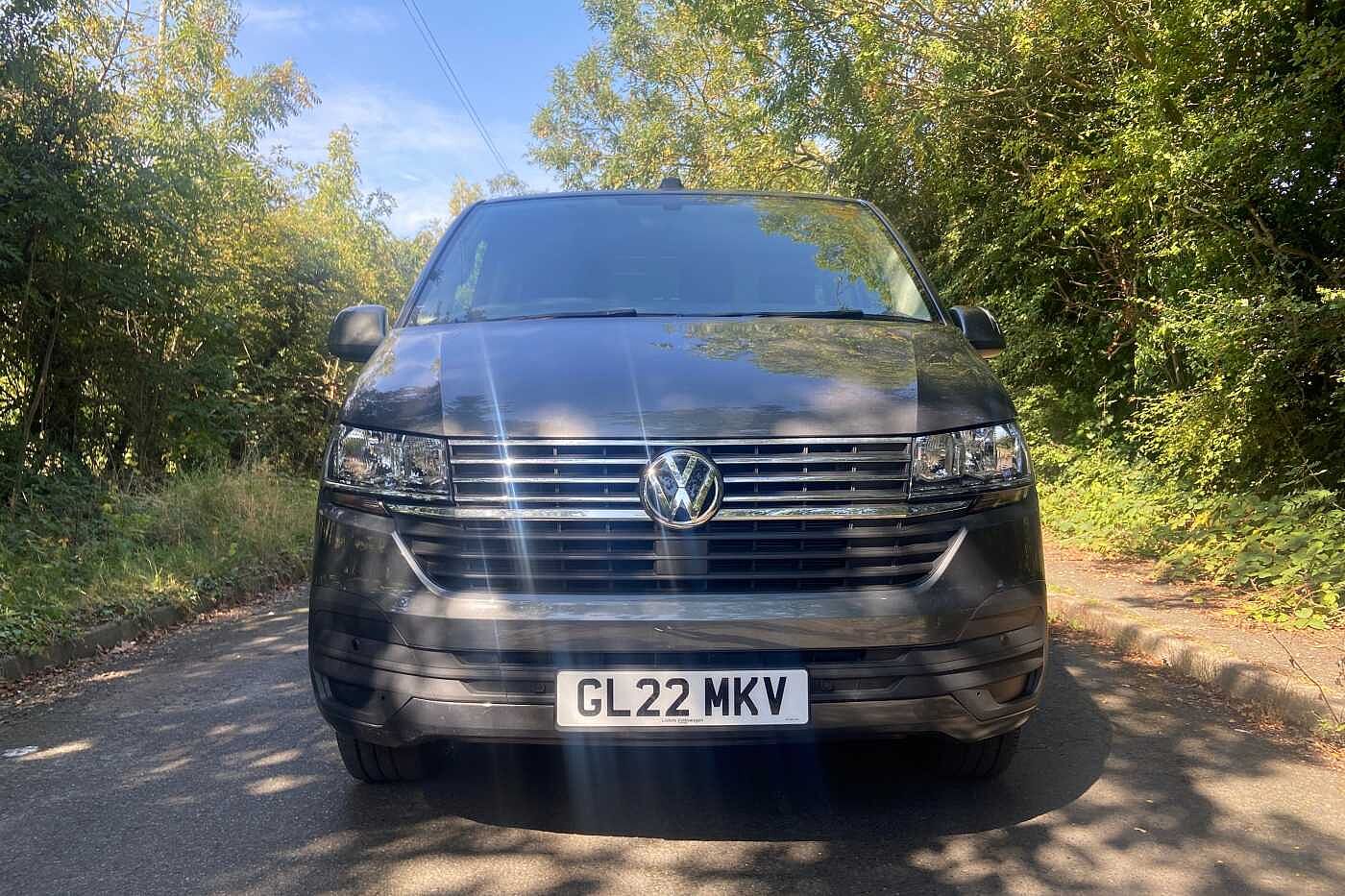 Volkswagen Transporter Shuttle 9 SEATS T32 SE LWB 2.0TDI 150PS DSG NAV TINT 9 SEATS