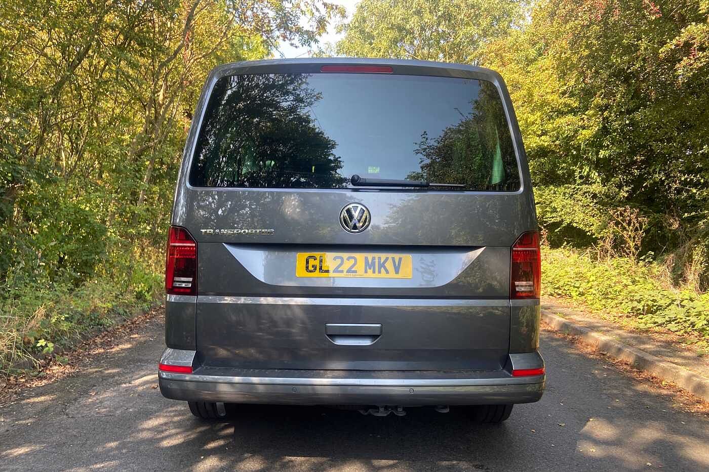 Volkswagen Transporter Shuttle 9 SEATS T32 SE LWB 2.0TDI 150PS DSG NAV TINT 9 SEATS