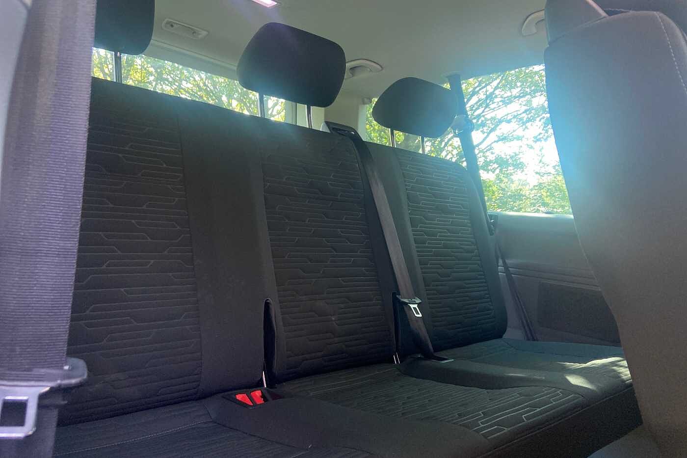 Volkswagen Transporter Shuttle 9 SEATS T32 SE LWB 2.0TDI 150PS DSG NAV TINT 9 SEATS