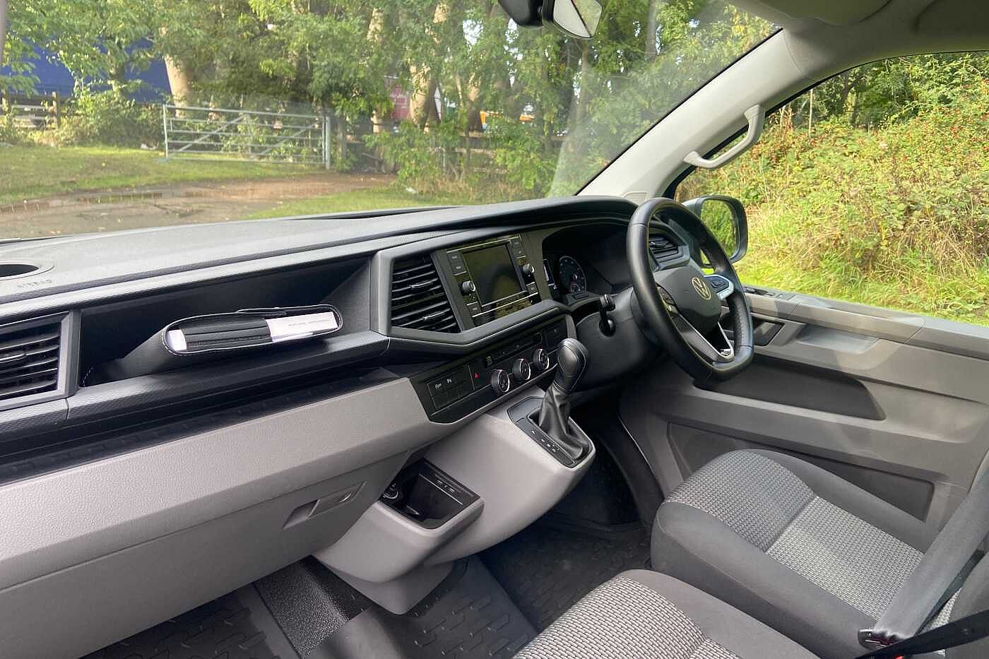 Volkswagen Transporter 2.0TDI (150PS)Eu6 T30 Highline SWB PV REAR CAMERA