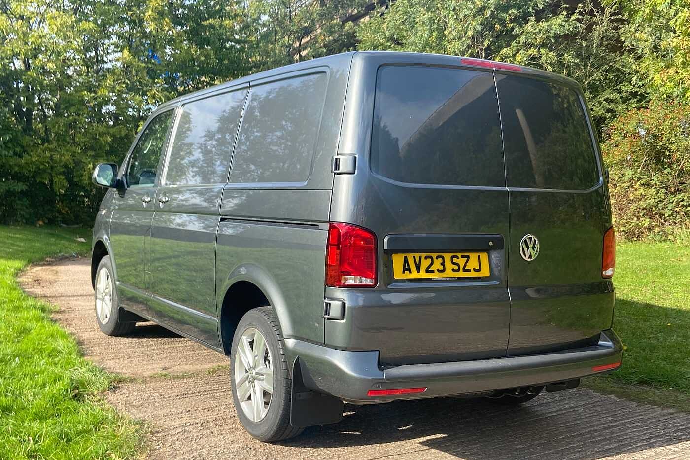 Volkswagen Transporter PV 2.0BiTDI 199ps T32 Highline SWB DSG
