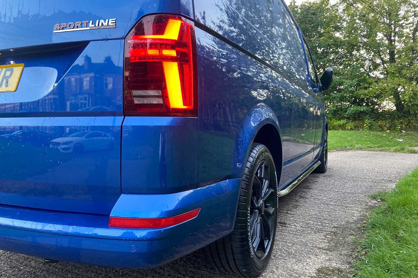 Volkswagen Transporter T32 Lwb Diesel 2.0 BiTDI 204 Sportline Van DSG LWB