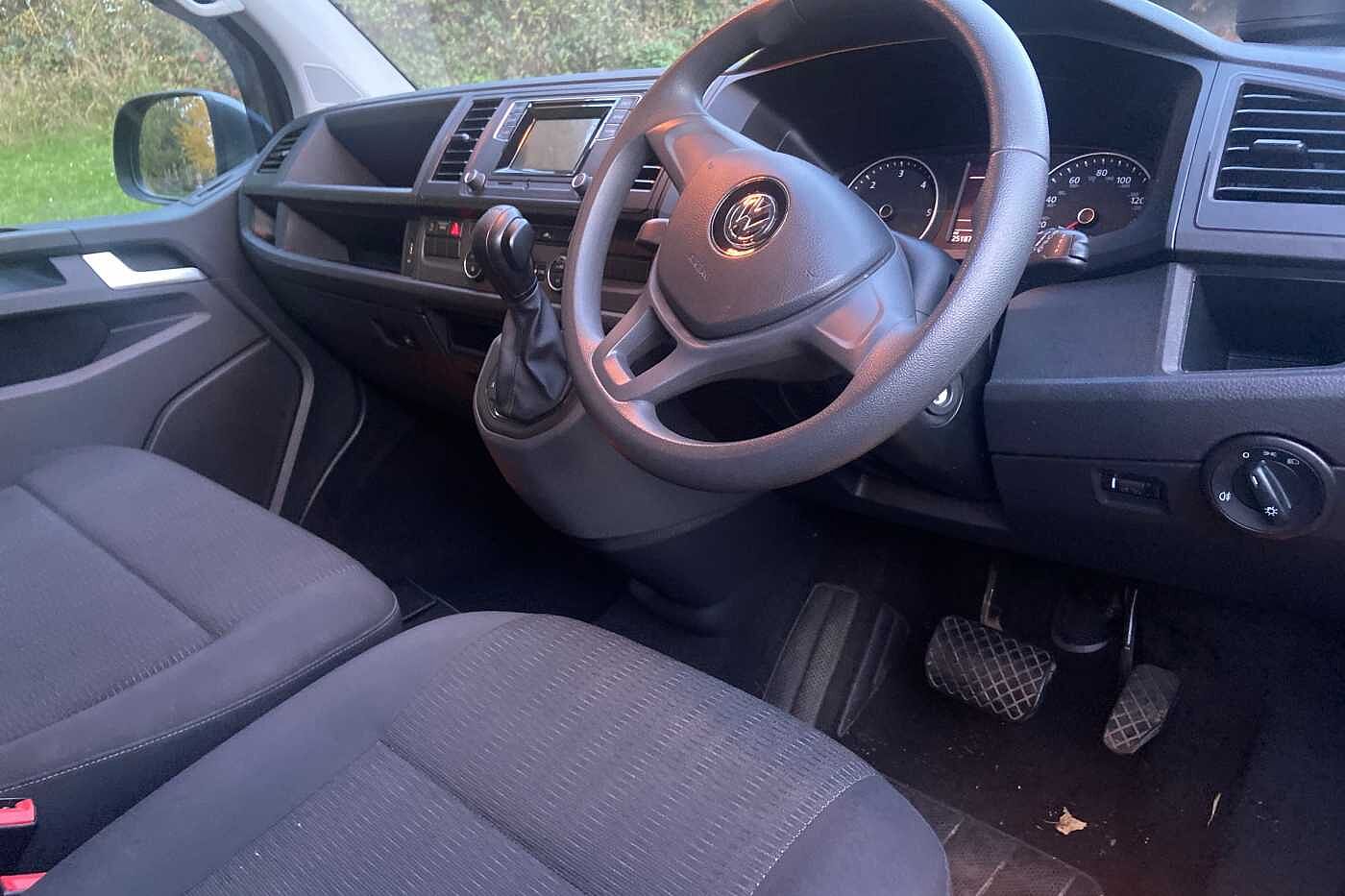 Volkswagen Transporter Shuttle 2.0TDI (150ps)Eu6dTE T32 SE BMT LWB DSG 3 ZONE AIR CON