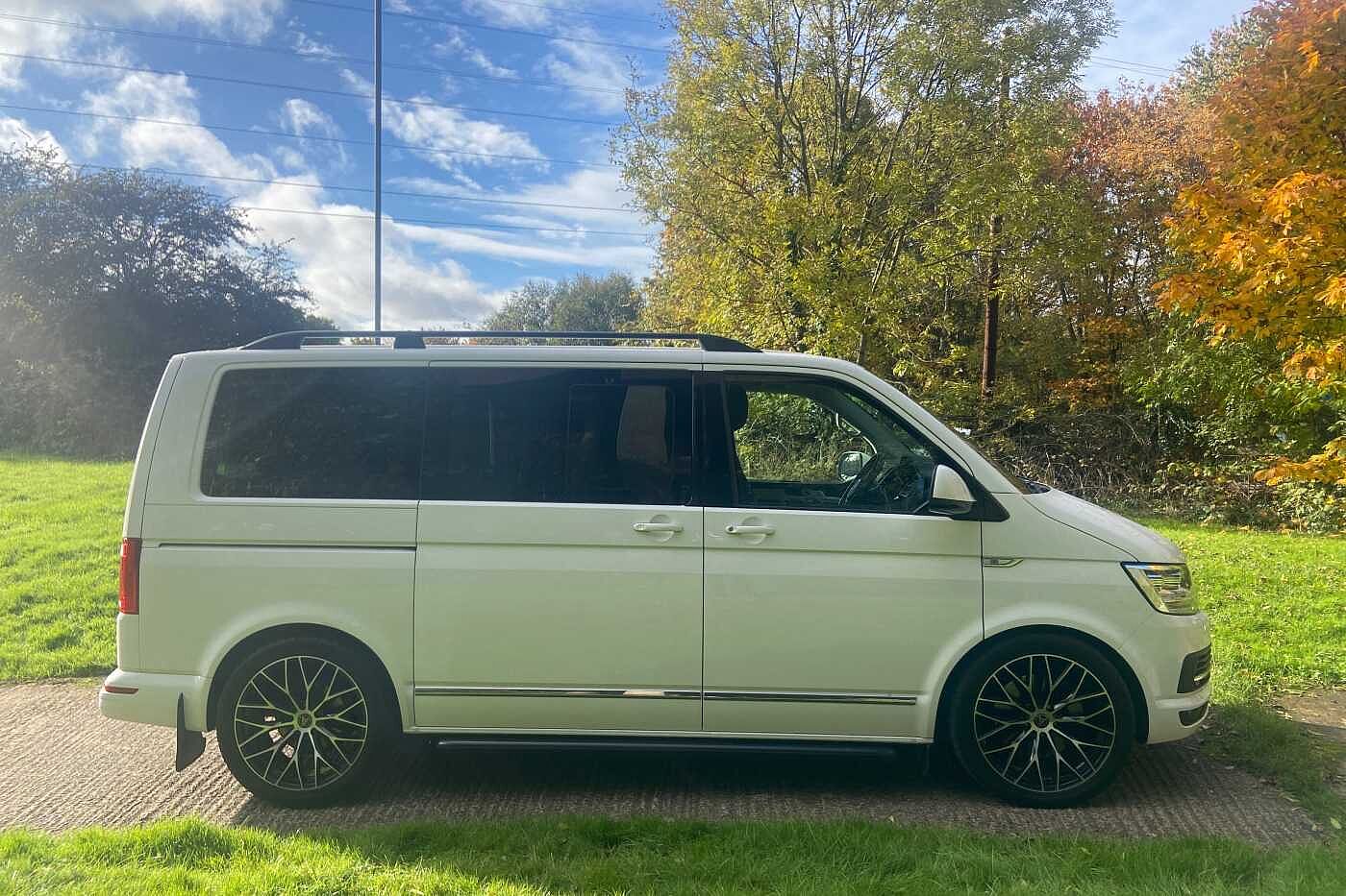 Volkswagen Caravelle Executive 2.0BiTDI 199 Eu6 BMT SWB 7s DSG NAV LED'S FRONT & REAR SENSORS +++