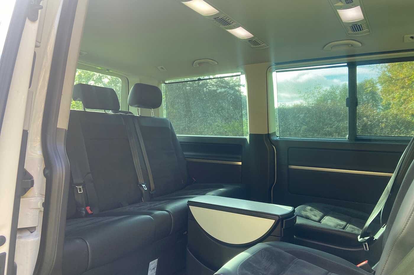Volkswagen Caravelle Executive 2.0BiTDI 199 Eu6 BMT SWB 7s DSG NAV LED'S FRONT & REAR SENSORS +++