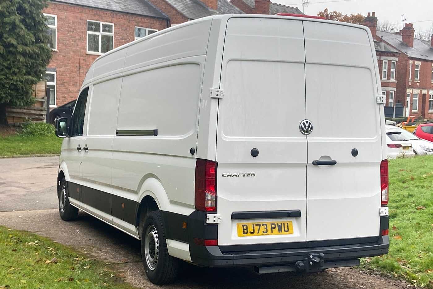 Volkswagen Crafter 2.0TDI (140PS) RWD CR35 LWB Trendline PV