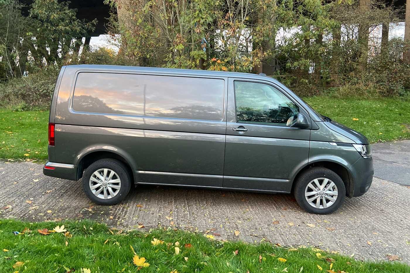 Volkswagen Transporter 2.0TDI (150PS)Eu6 T30 Highline SWB PV