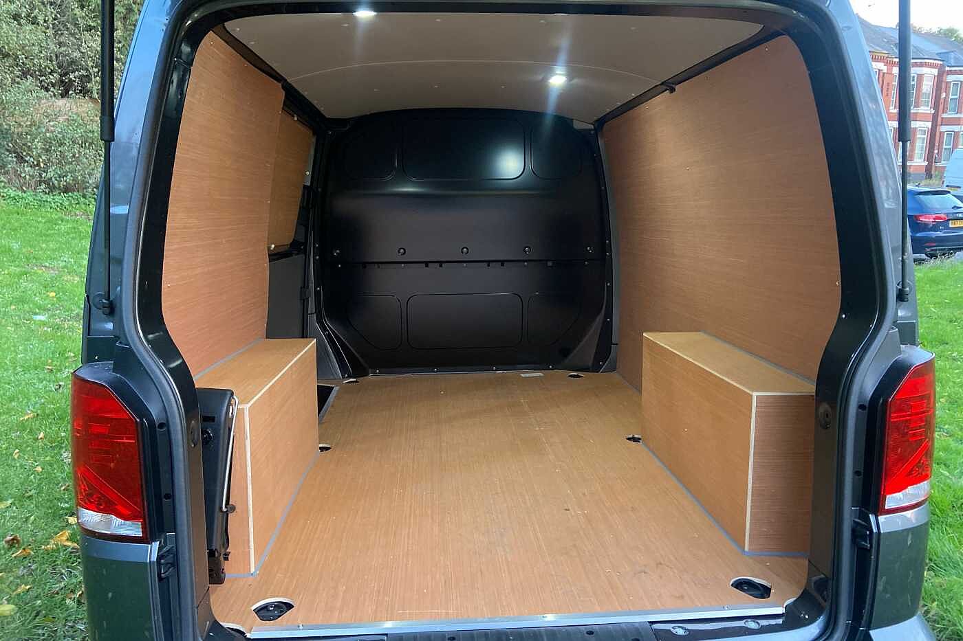 Volkswagen Transporter 2.0TDI (150PS)Eu6 T30 Highline SWB PV
