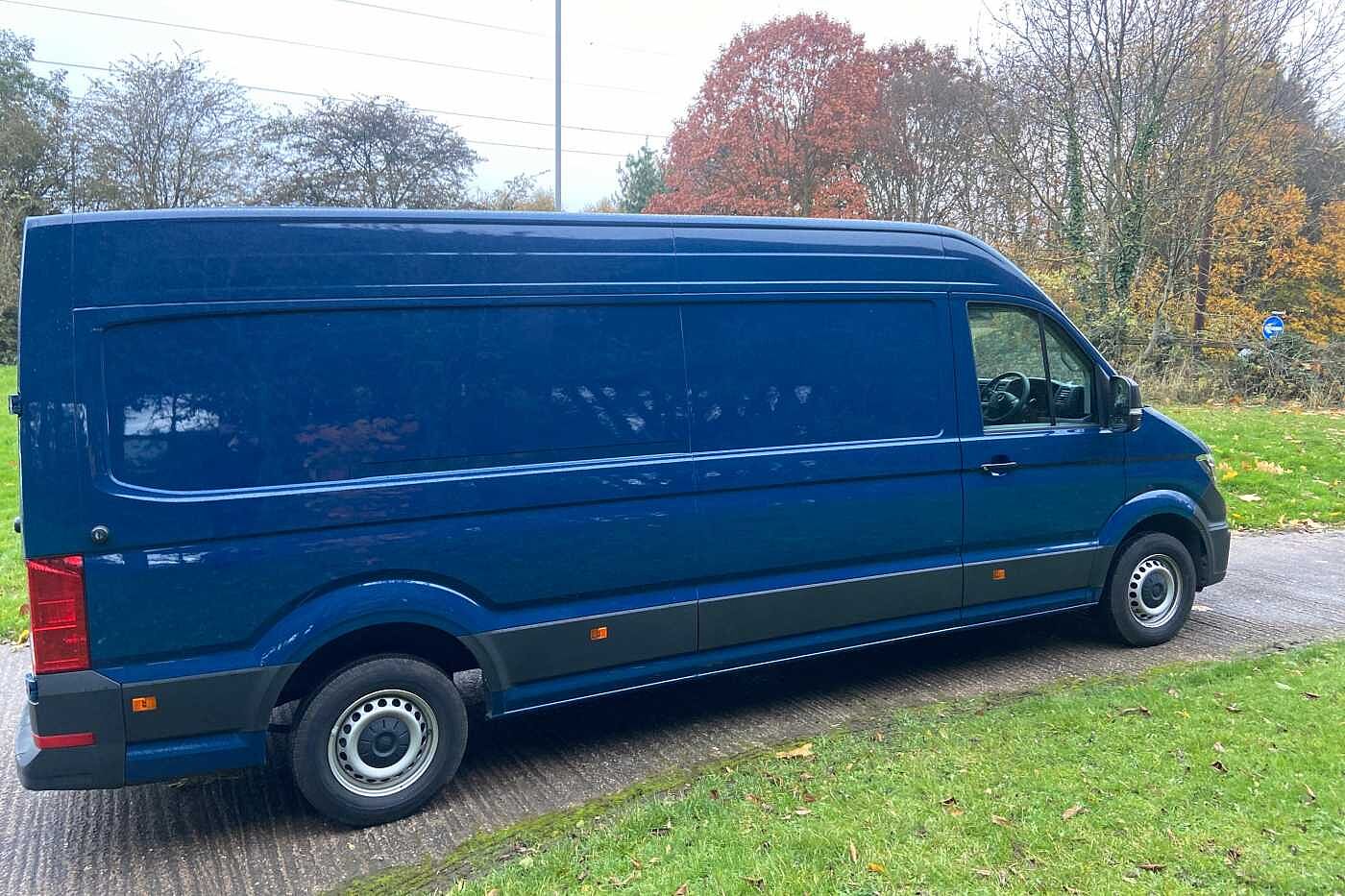 Volkswagen Crafter Cr35 Lwb Diesel Fwd 2.0 TDI 140PS Trendline High Roof Van AIR CON