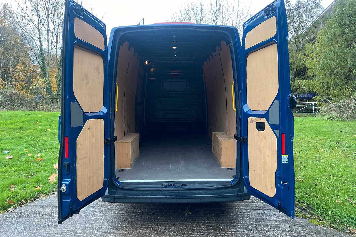 Volkswagen Crafter Cr35 Lwb Diesel Fwd 2.0 TDI 140PS Trendline High Roof Van AIR CON