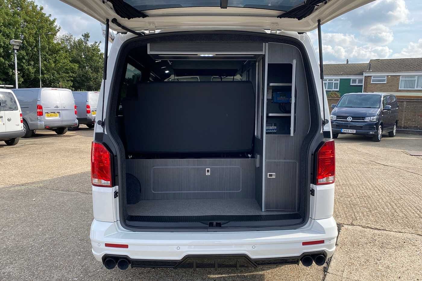 Volkswagen Transporter T32 Lwb Diesel Camper 2.0 TDI 150 Highline Urban Van DSG Camper