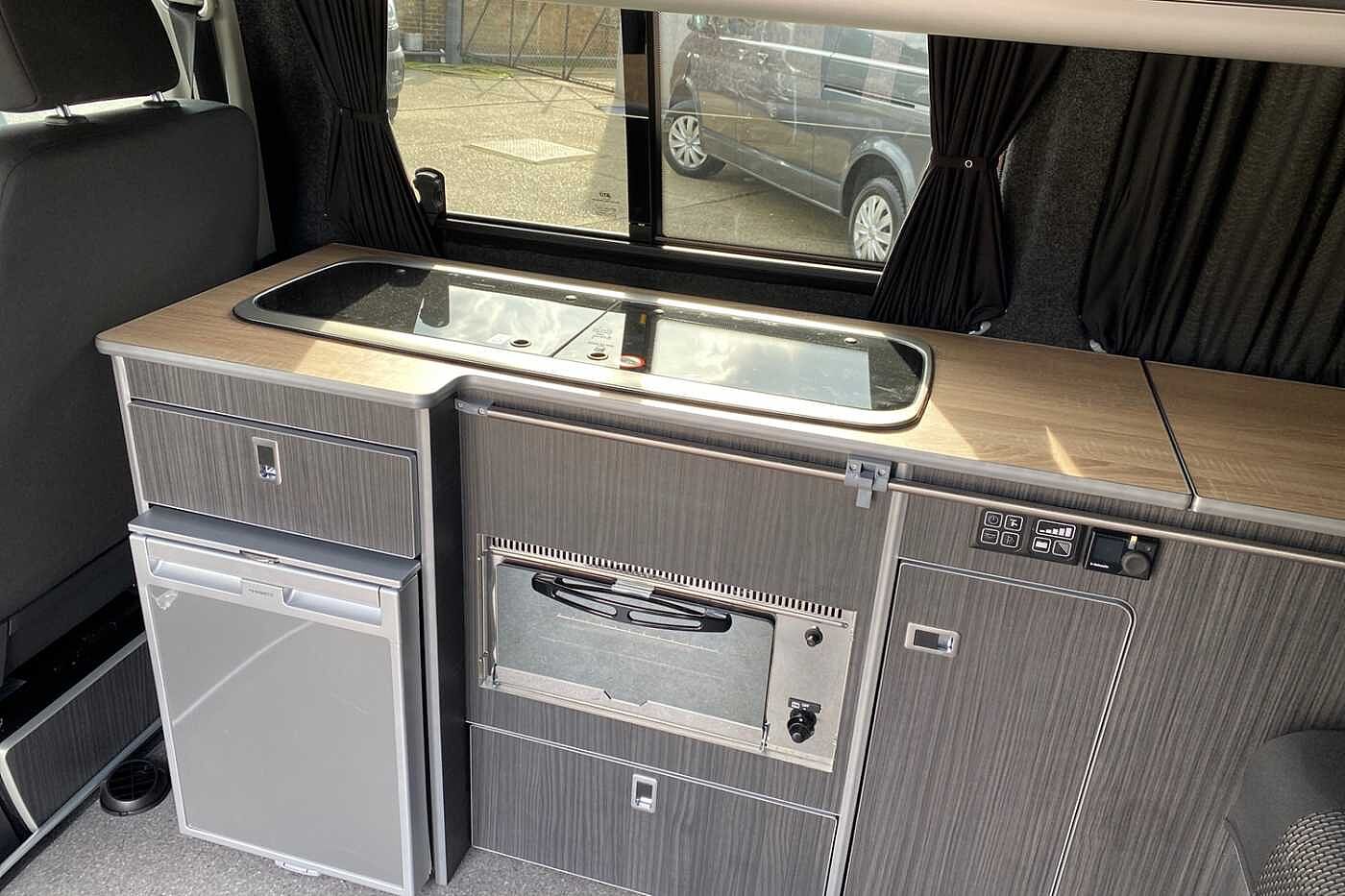 Volkswagen Transporter T32 Lwb Diesel Camper 2.0 TDI 150 Highline Urban Van DSG Camper