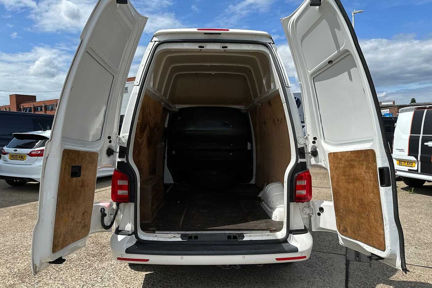 Volkswagen Transporter PV 2.0TDI 150PSEu6 T32 Highline SWB 4Motion Panel Van