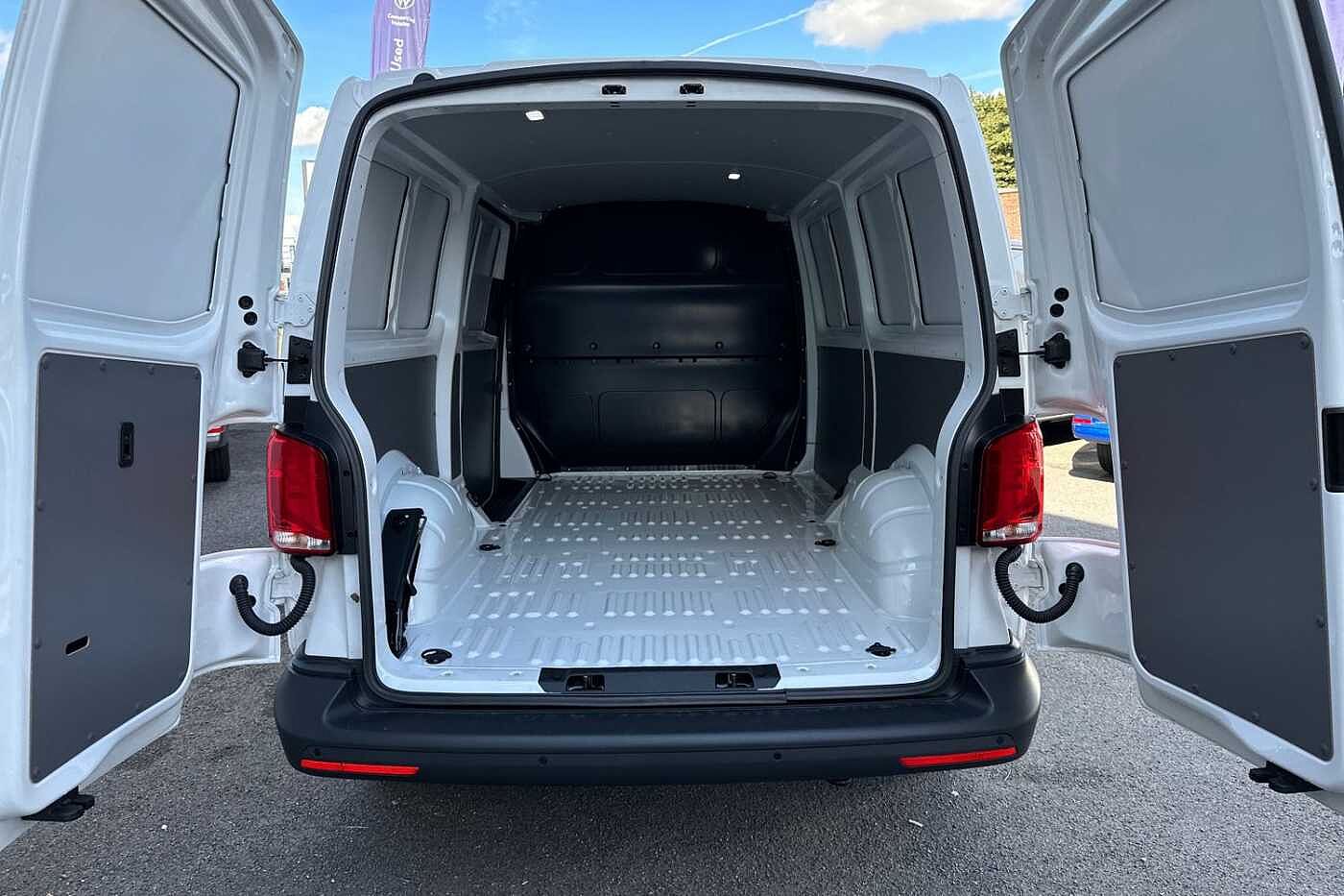 Volkswagen Transporter PV 2.0TDI 150ps T30 Startline BMT LWB Panel Van
