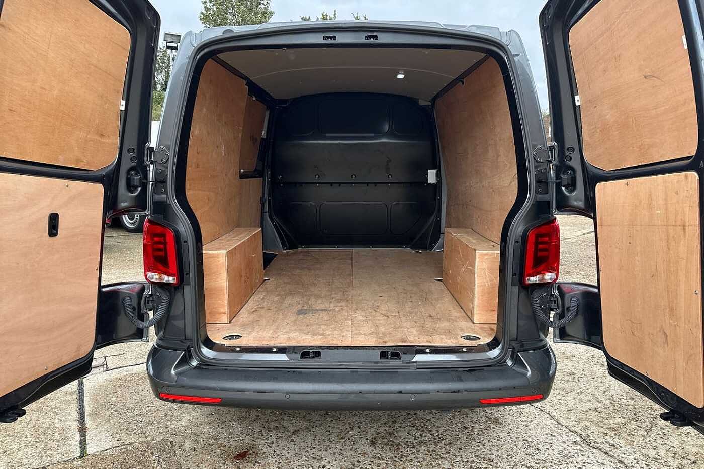 Volkswagen Transporter T28 Swb Diesel 2.0 TDI 110 Highline SWB Van Panel Van