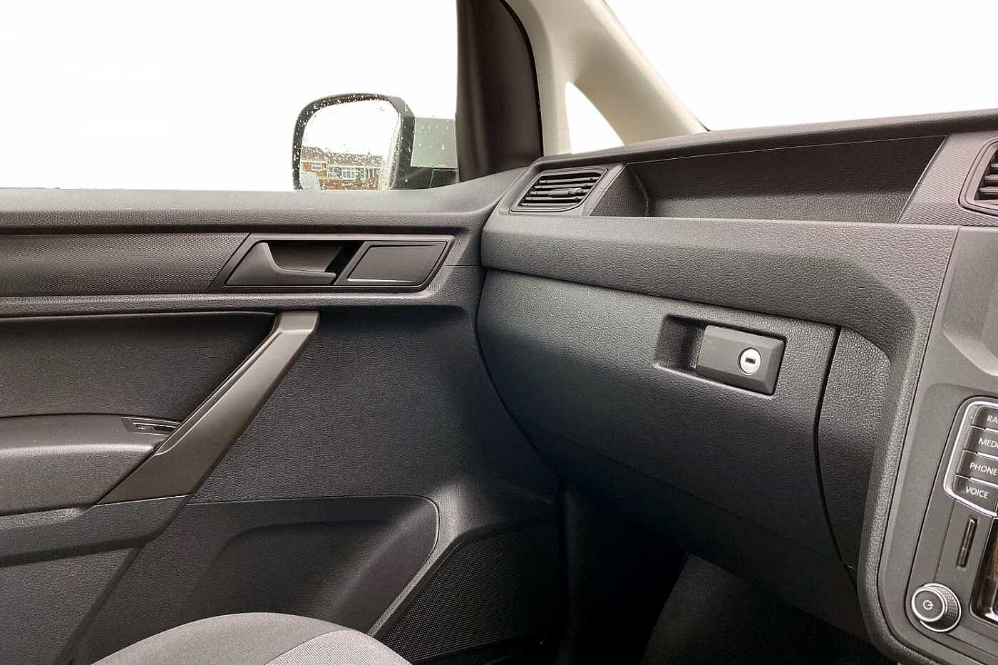 Volkswagen C20 Panel van Highline SWB 102 PS 2.0 TDI 5sp Manual