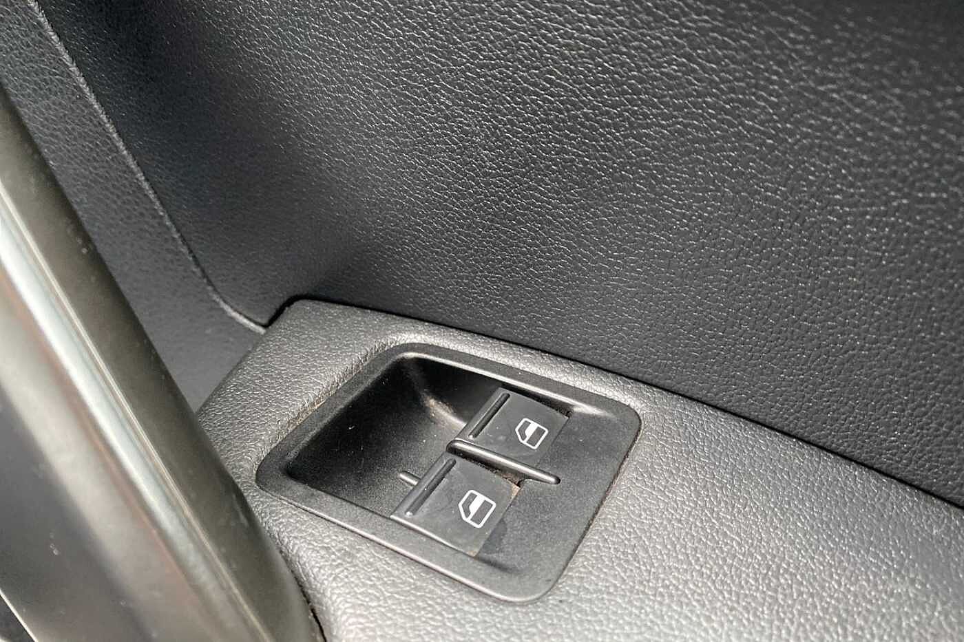 Volkswagen C20 Panel van Highline SWB 102 PS 2.0 TDI 5sp Manual
