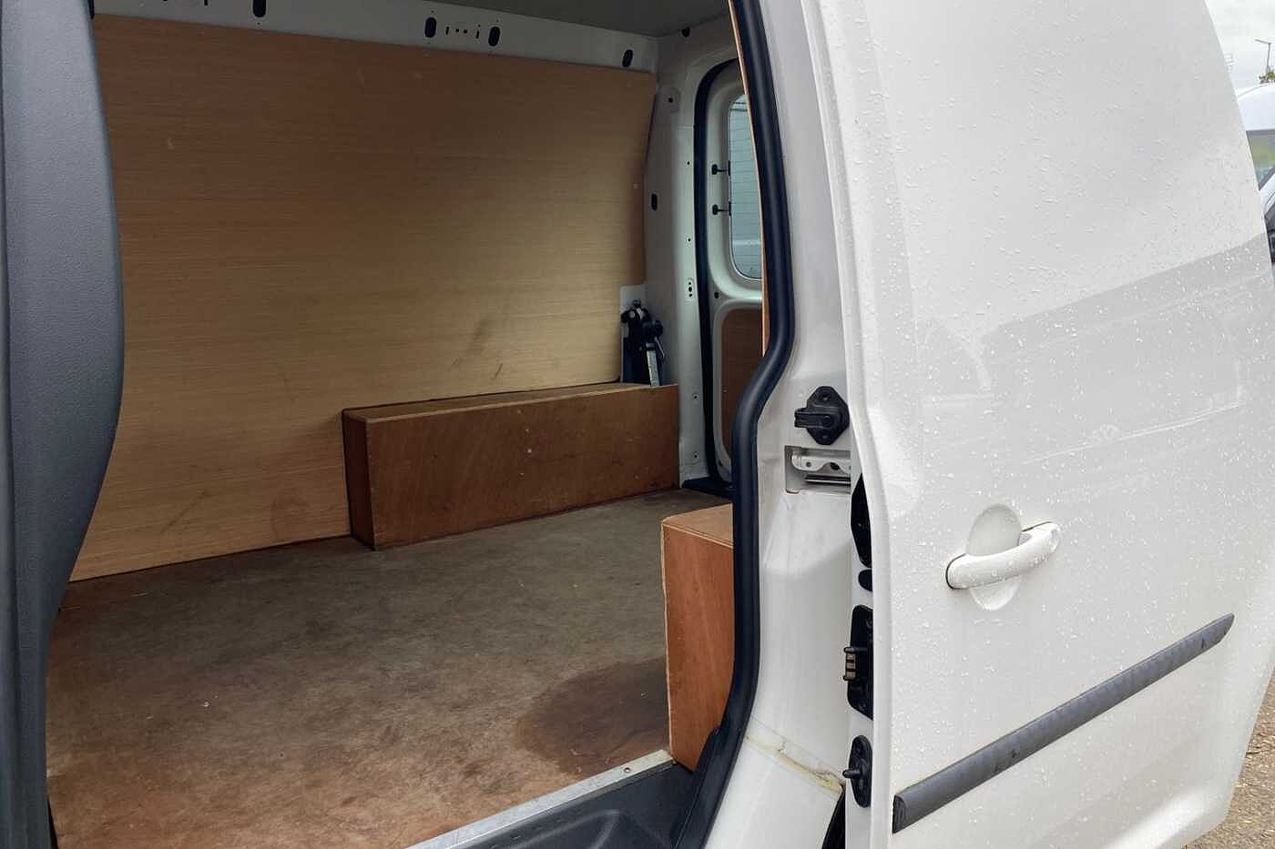 Volkswagen C20 Panel van Highline SWB 102 PS 2.0 TDI 5sp Manual
