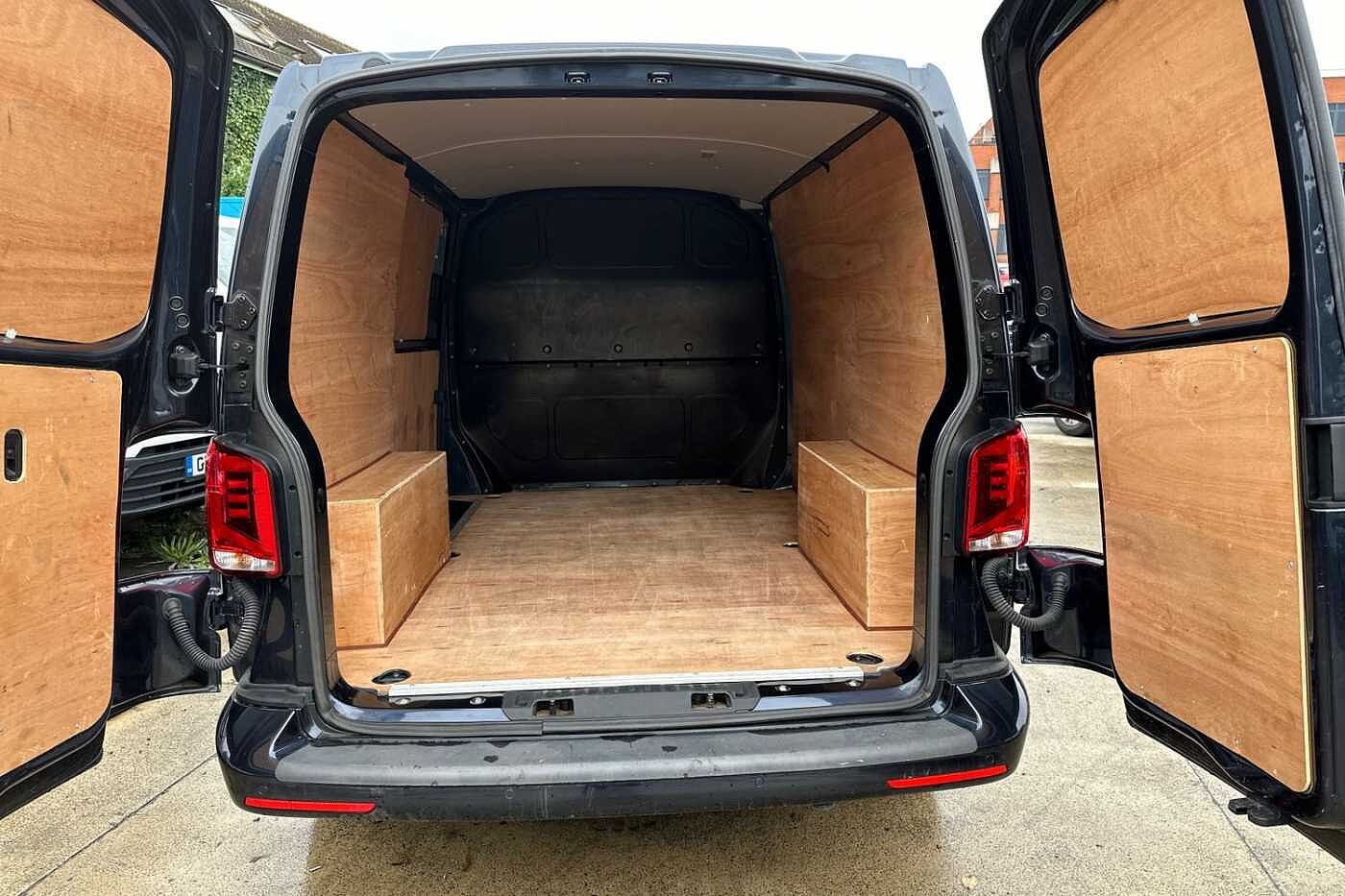 Volkswagen Transporter 2.0TDI 110ps T28 Highline BMT SWB Panel Van