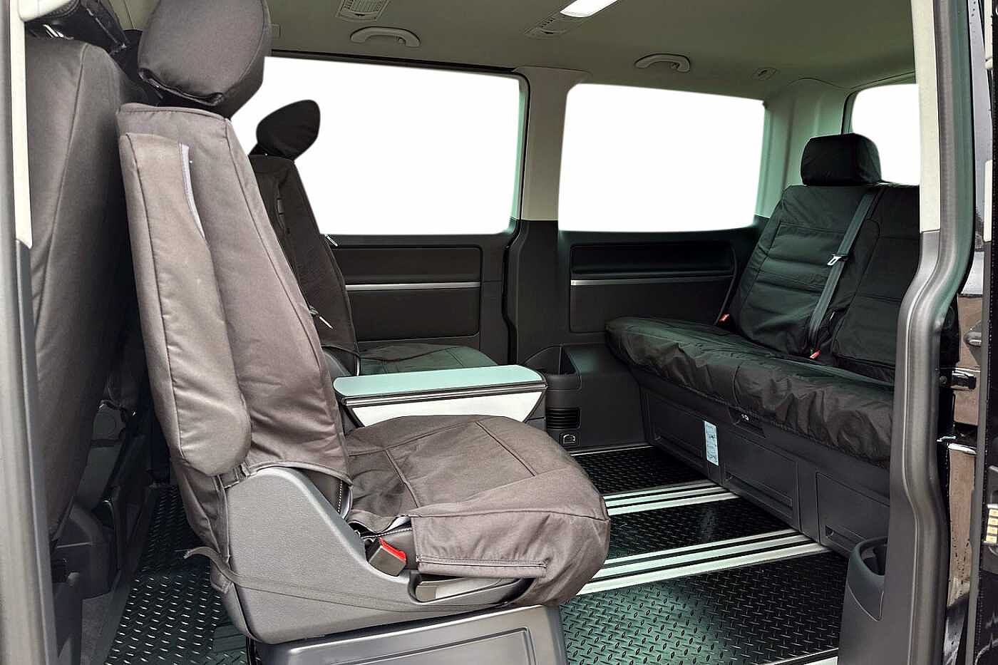 Volkswagen Caravelle Diesel Estate 4Motion 2.0 TDI Executive 204 5dr DSG 4 motion