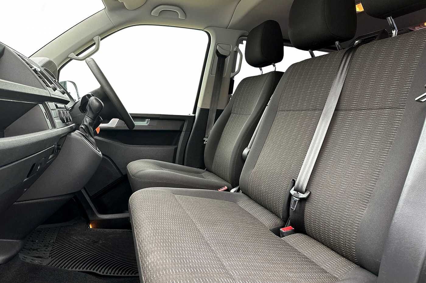 Volkswagen Transporter Shuttle T30 SE LWB 2.0TDI 150PS T32DSG
