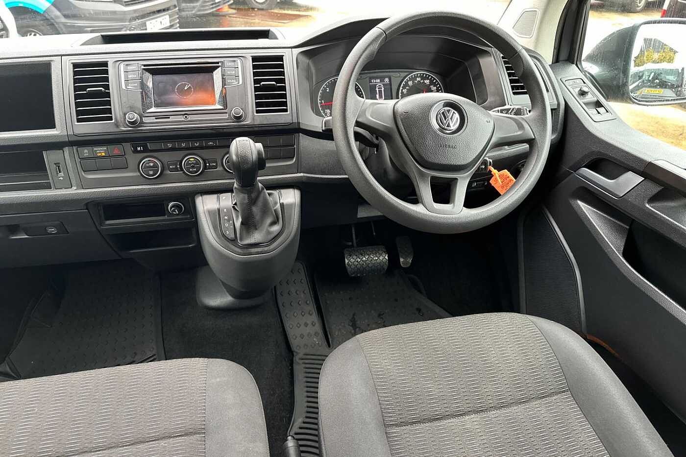 Volkswagen Transporter Shuttle T30 SE LWB 2.0TDI 150PS T32DSG