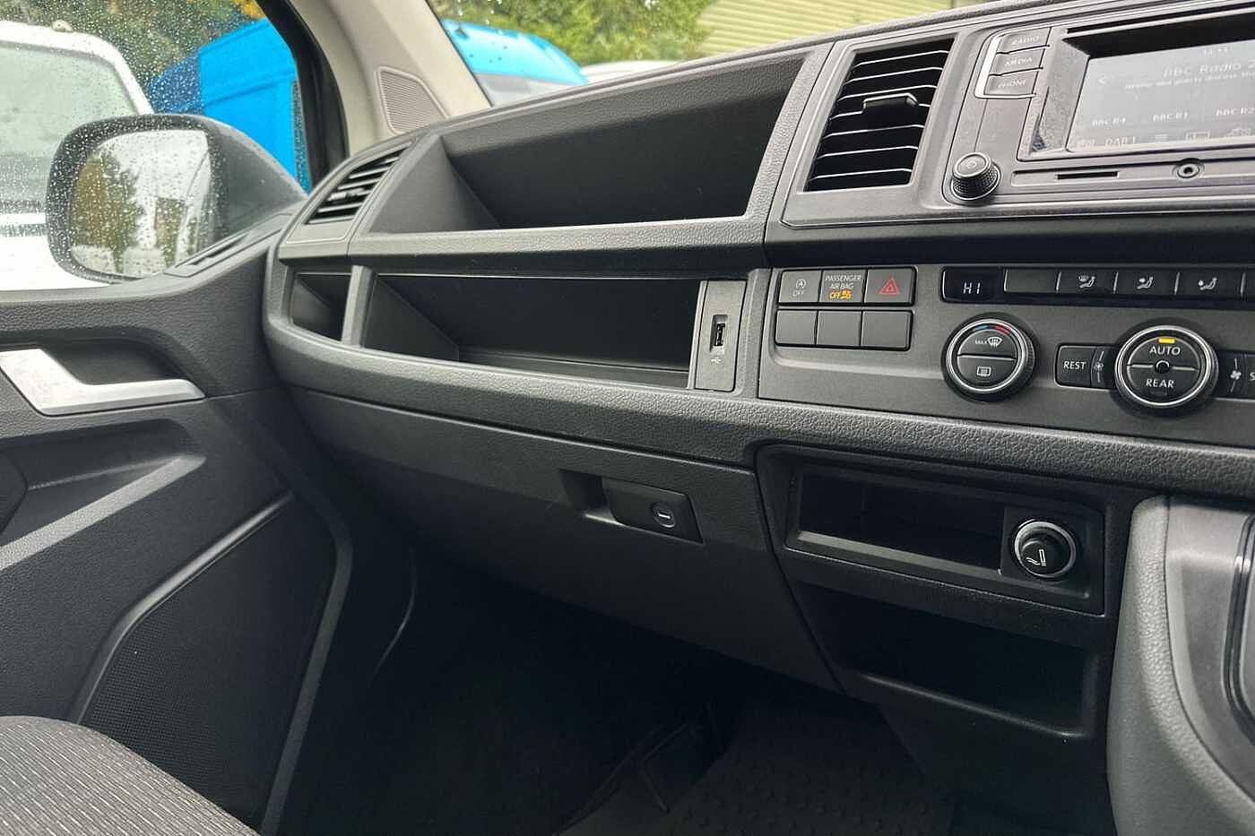 Volkswagen Transporter Shuttle T30 SE LWB 2.0TDI 150PS T32DSG