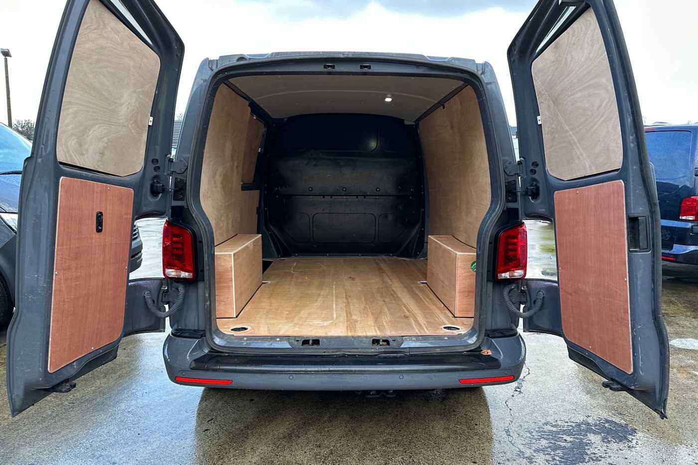 Volkswagen Transporter 2.0TDI (150PS)Eu6 T30 Highline SWB Panel van