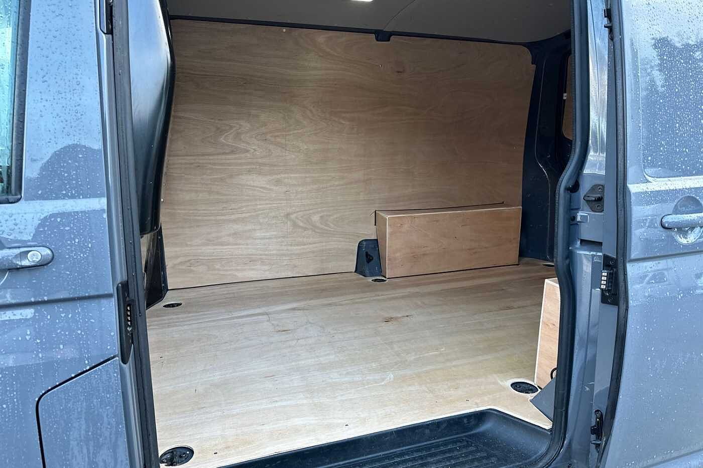 Volkswagen Transporter 2.0TDI (150PS)Eu6 T30 Highline SWB Panel van