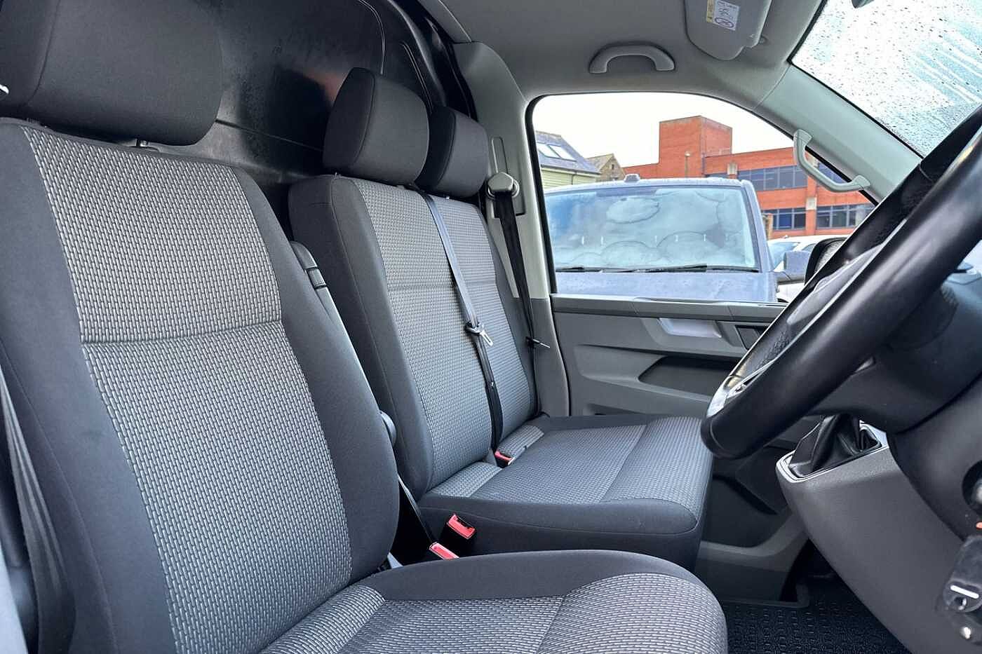 Volkswagen Transporter 2.0TDI (150PS)Eu6 T30 Highline SWB Panel van