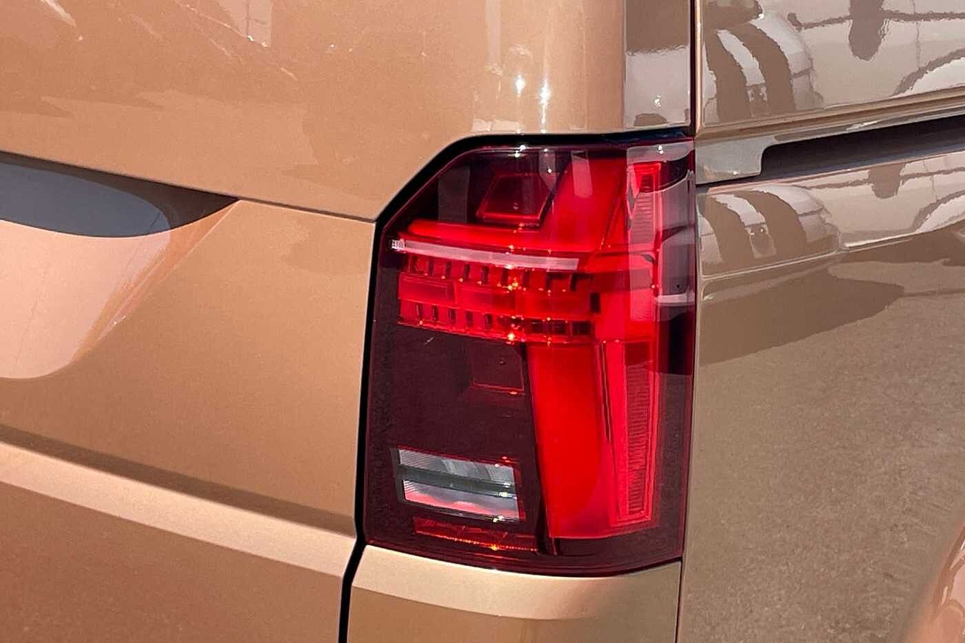 Volkswagen Transporter Kombi ransporter 2.0 BiTDI T32 Highline Kombi Double Cab 5dr Diesel DSG FWD SWB Euro 6