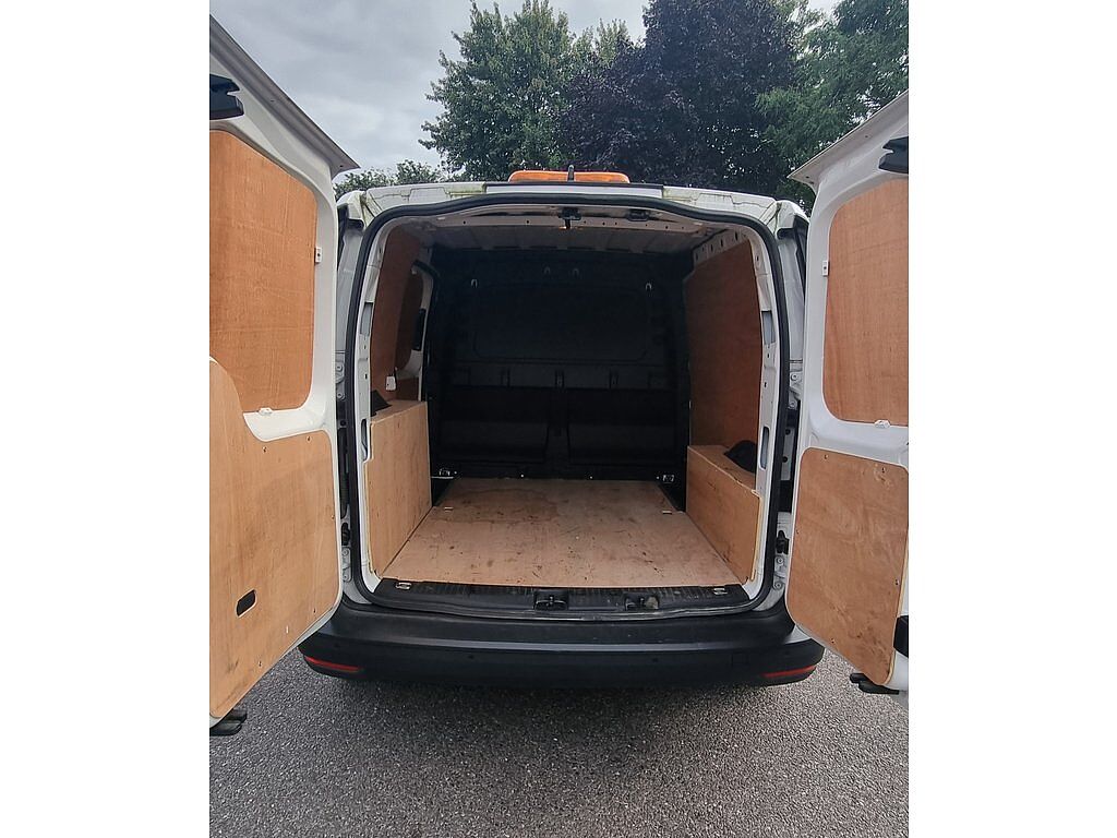 Volkswagen Caddy C20 Cargo Commerce SWB 102 PS 2.0 TDI 6sp Manual
