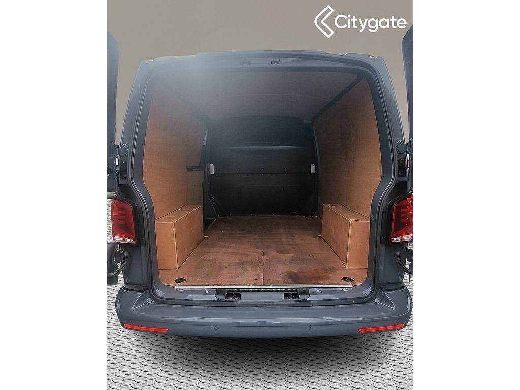 Volkswagen Transporter T28 Panel van Highline SWB 150 PS 2.0 TDI 6sp Manual