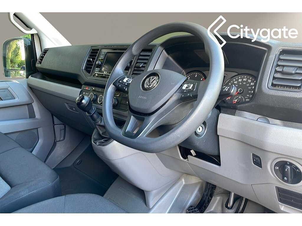 Volkswagen Crafter CR35 Panel van Trendline MWB 140 PS 2.0 TDI 6sp Manual FWD