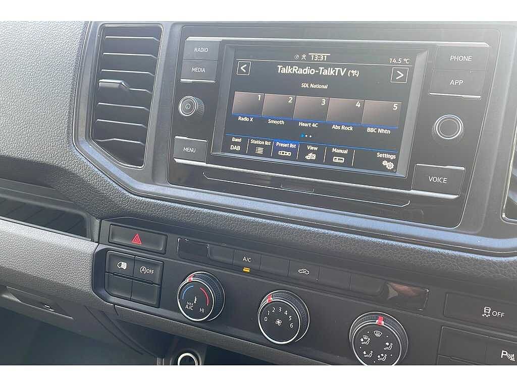 Volkswagen Crafter CR35 Panel van Trendline MWB 140 PS 2.0 TDI 6sp Manual FWD
