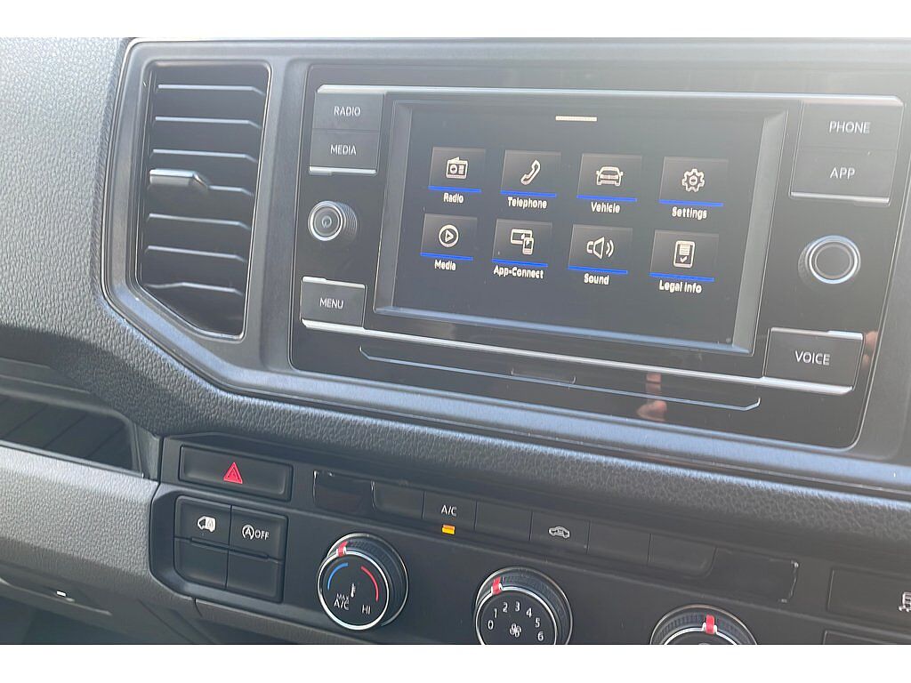 Volkswagen Crafter CR35 Panel van Trendline MWB 140 PS 2.0 TDI 6sp Manual FWD