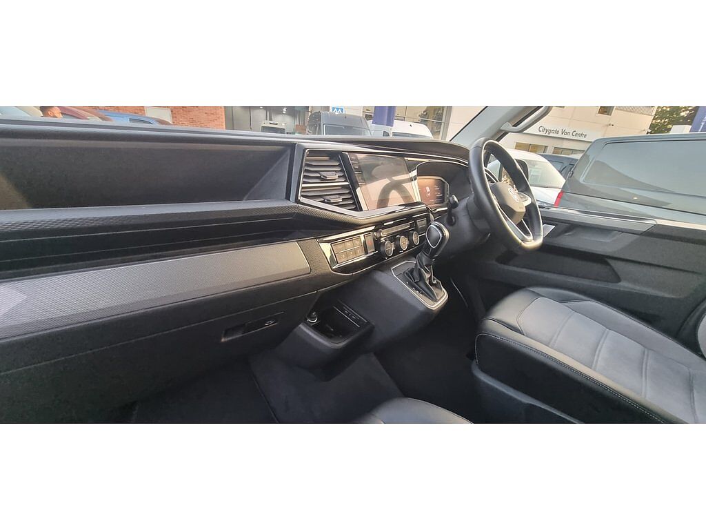 Volkswagen Caravelle Executive SWB 150 PS 2.0 TDI 7sp DSG