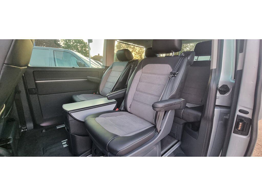 Volkswagen Caravelle Executive SWB 150 PS 2.0 TDI 7sp DSG