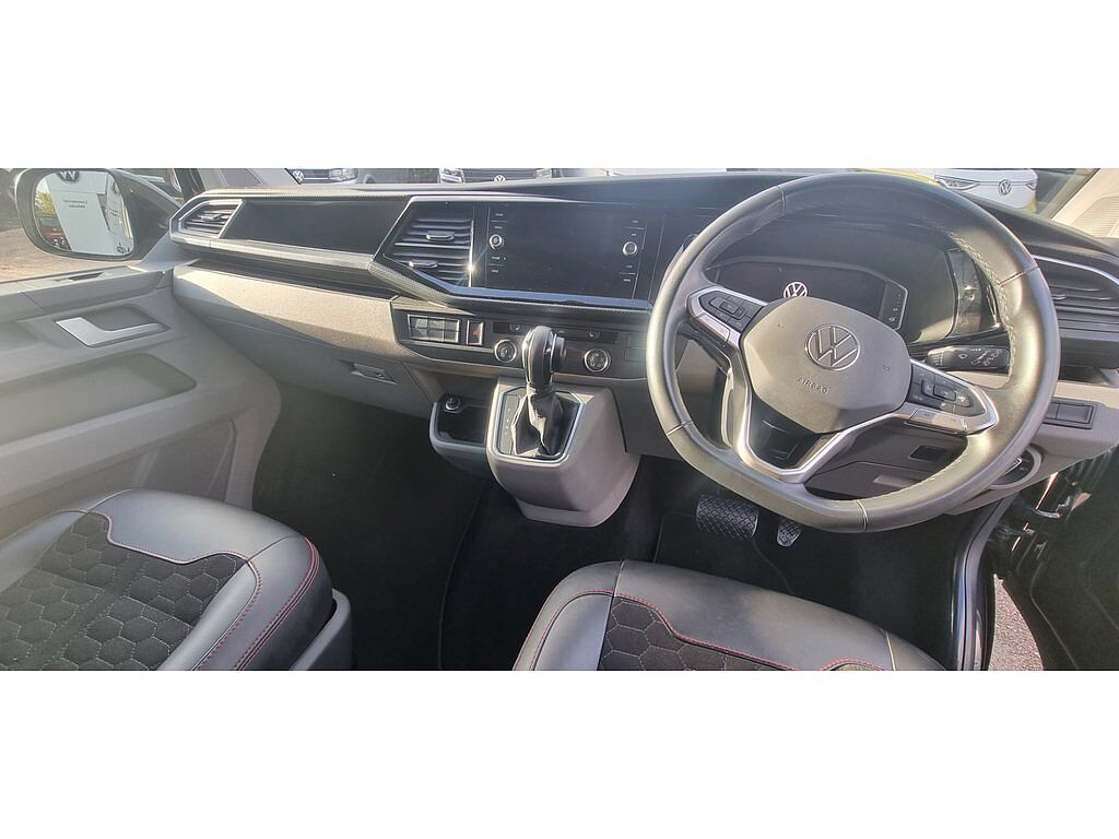 Volkswagen Transporter T32 Kombi Sportline SWB 204 PS 2.0 TDI 7sp DSG