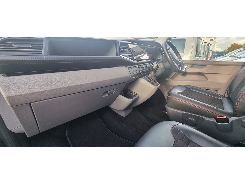 Volkswagen Transporter T32 Kombi Sportline SWB 204 PS 2.0 TDI 7sp DSG