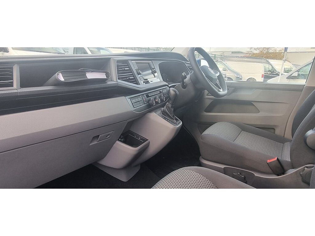 Volkswagen Transporter T30 Kombi Highline SWB 150 PS 2.0 TDI 7sp DSG